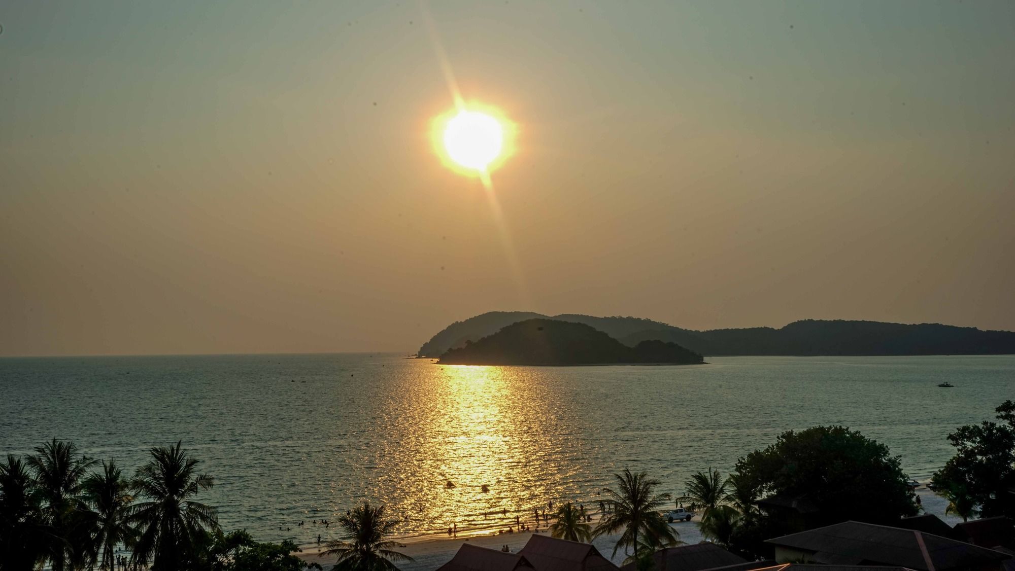 Royal Agate Beach Resort Pantai Cenang  Buitenkant foto